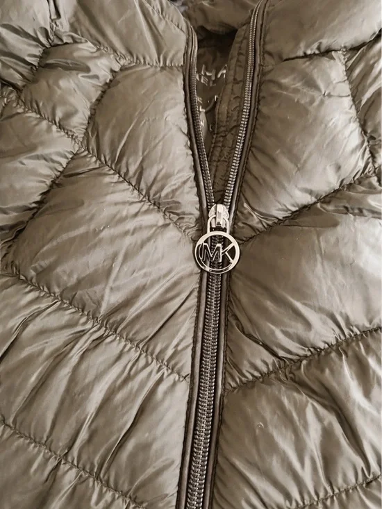 Michael Kors Olive Hooded Quilted Puffer Jacket - Size L - Lightweight - Picture 4 of 9